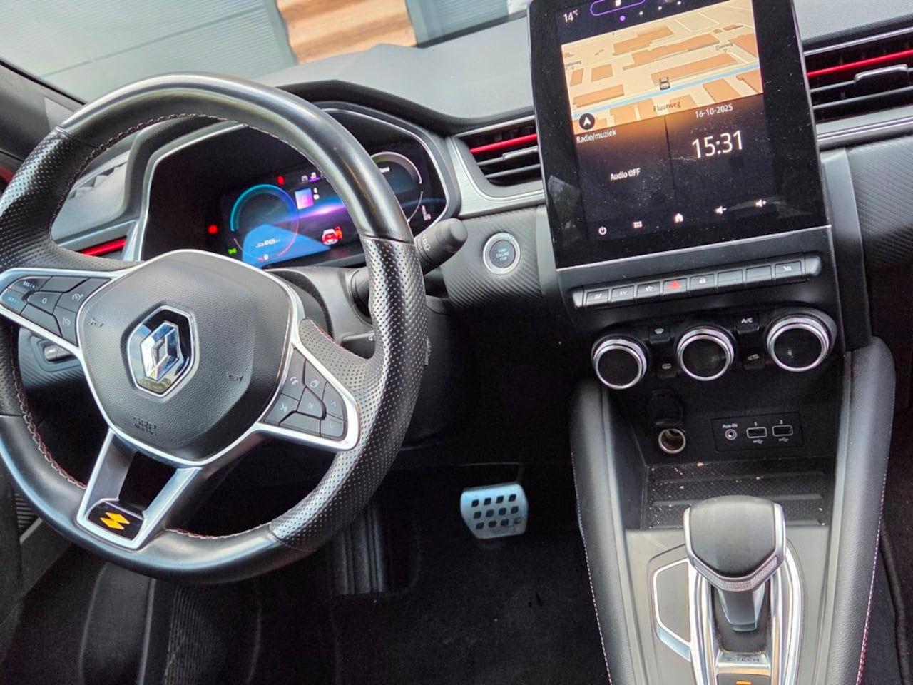 Renault Captur - 1.6 E-Tech Plug-in Hybrid 160 Iconic 1.6 E-Tech plug-in hybrid 160 iconic - AutoWereld.nl