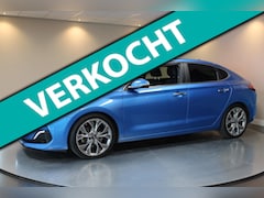 Hyundai i30 Fastback - 1.4 T-GDI Comfort *Automaat* Dealer OH|Carplay|Camera|Adapt.Cruise