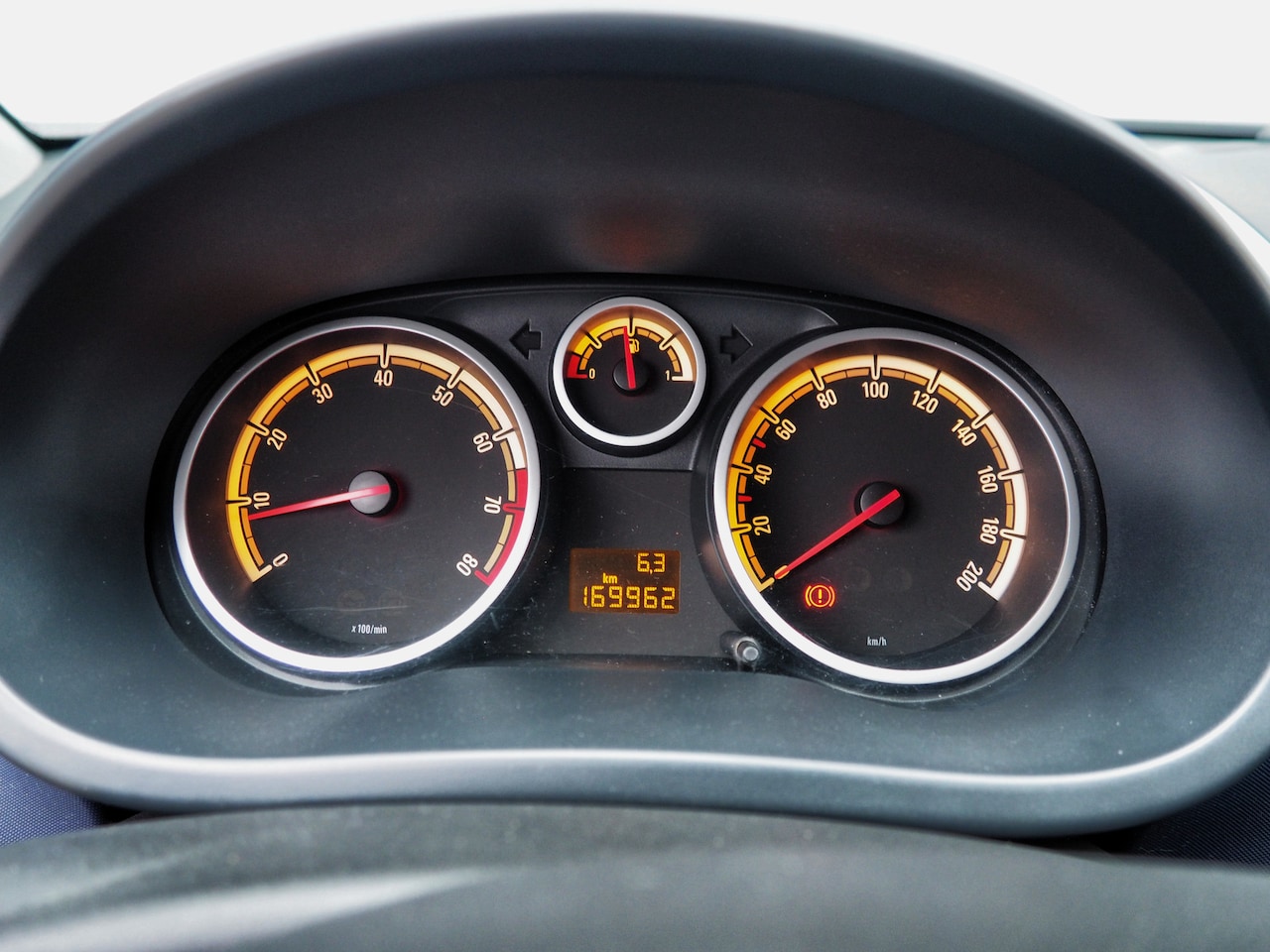 Opel Corsa - 1.2-16V Essentia AIRCO 5 DEURS LM VELGEN ELEK. PAKKET