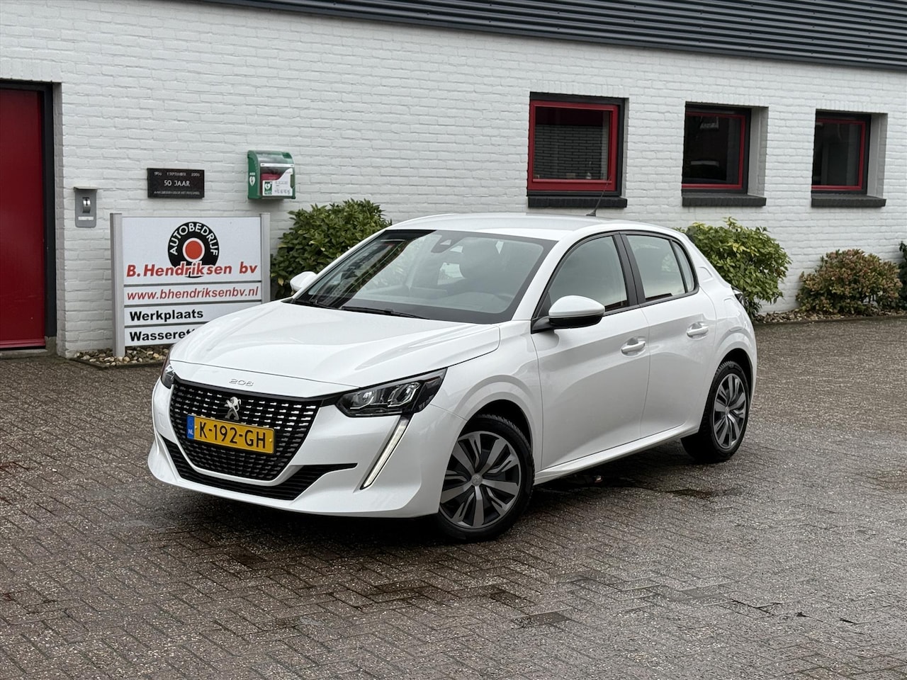 Peugeot 208 - 1.2 PureTech 100pk Active/ All season banden/ Apple Carplay/ DAB/ 1 Eigenaar/ Origineel NL - AutoWereld.nl
