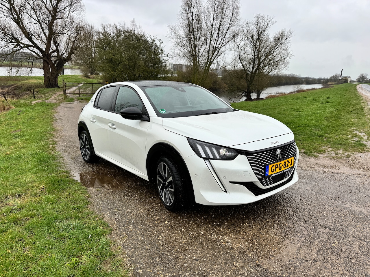 Peugeot e-208 - EV 50 kWh Active - AutoWereld.nl