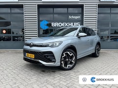 Volkswagen Tiguan - R-line 1.5 eHybrid 272 pk 6-DSG | Panoramadak | Wegklapbare trekhaak | Dodehoek |