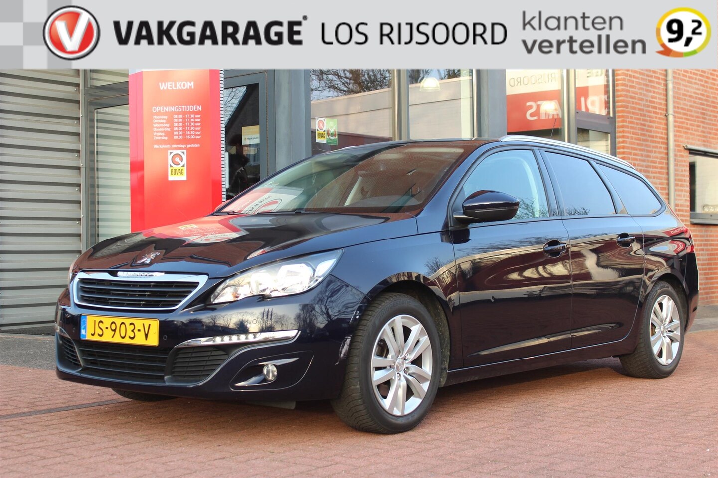 Peugeot 308 - 1.2 PureTech Blue *Executive* | Panorama | Camera | Cruise & Climate Control | PDC | Navig - AutoWereld.nl