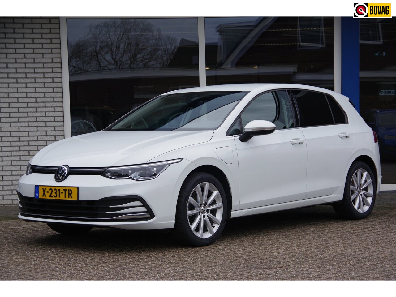 Volkswagen Golf - Hybrid SOH 89% IQ.light Trekhaak Carplay Stoelverwarming - AutoWereld.nl