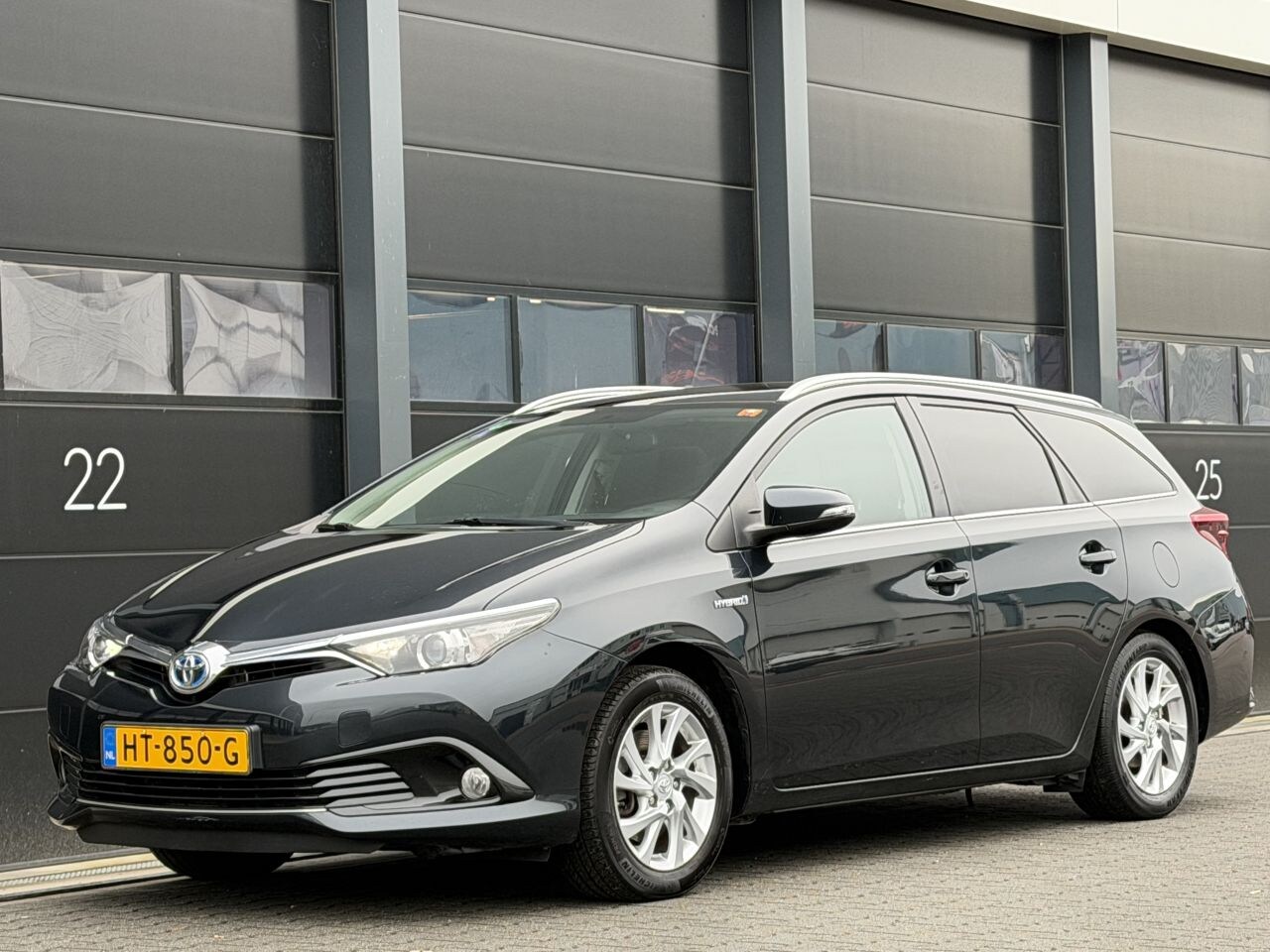 Toyota Auris - 1.8 Hybrid Navi Camera Panorama EURO-6 - AutoWereld.nl