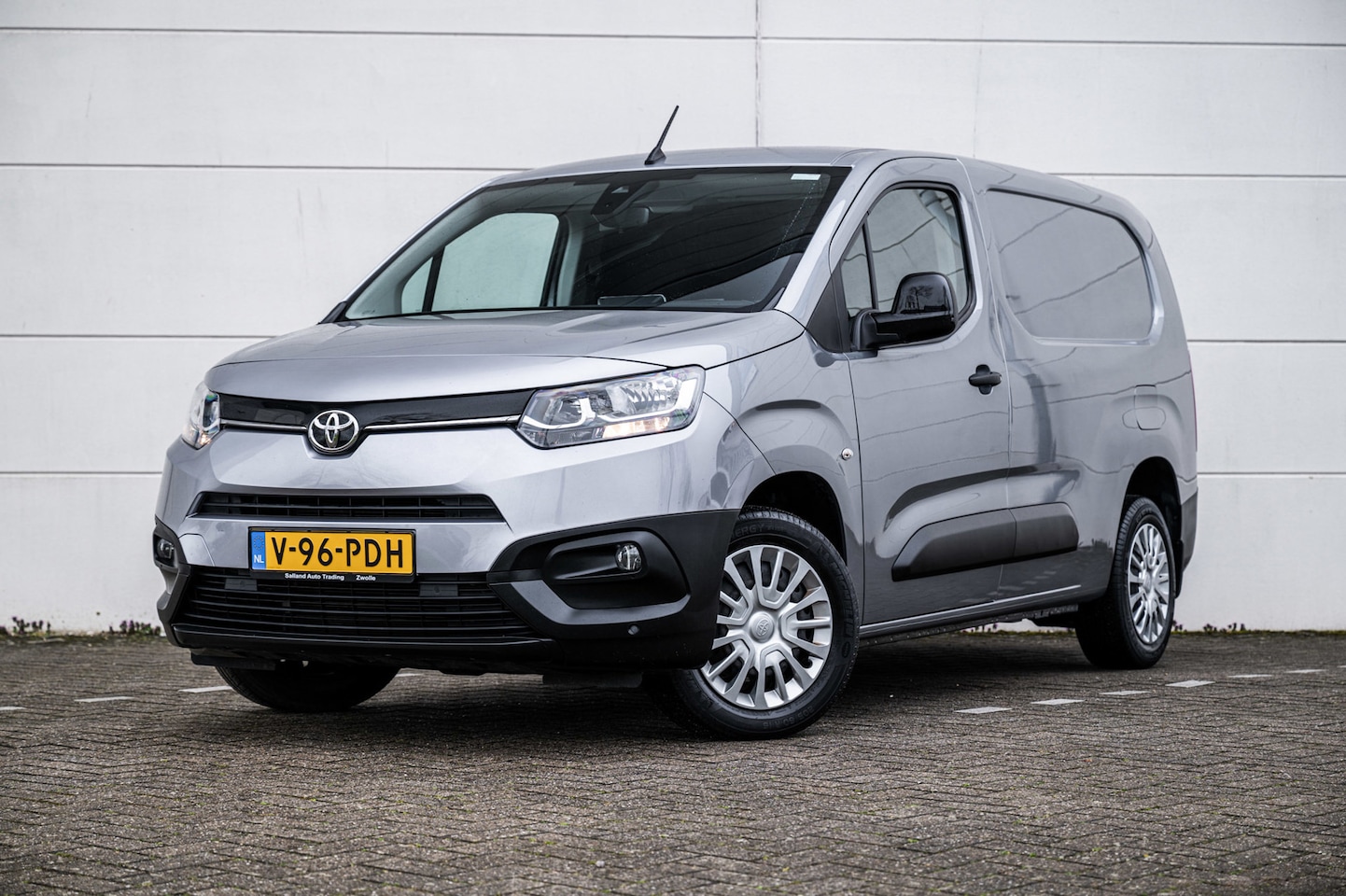 Toyota ProAce City - 1.2 110pk L2 3-PRS|Airco|Cruise|Camera|Carplay| - AutoWereld.nl