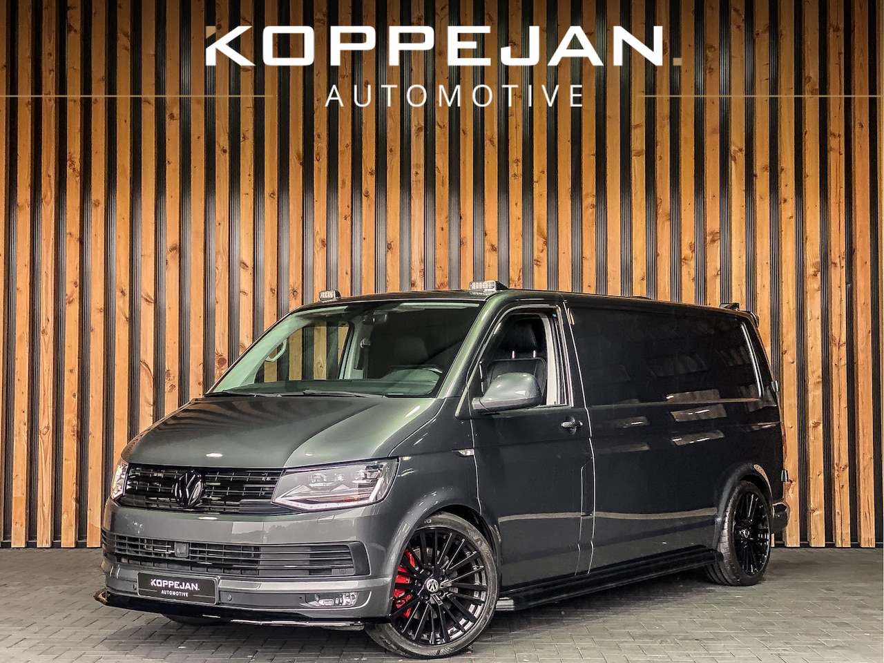 Volkswagen Transporter - 2.0 TDI 204PK DSG L2H1 Highline | LED | STANDKACHEL | STOELVERWARMING| LEDER | FLITSERS | - AutoWereld.nl