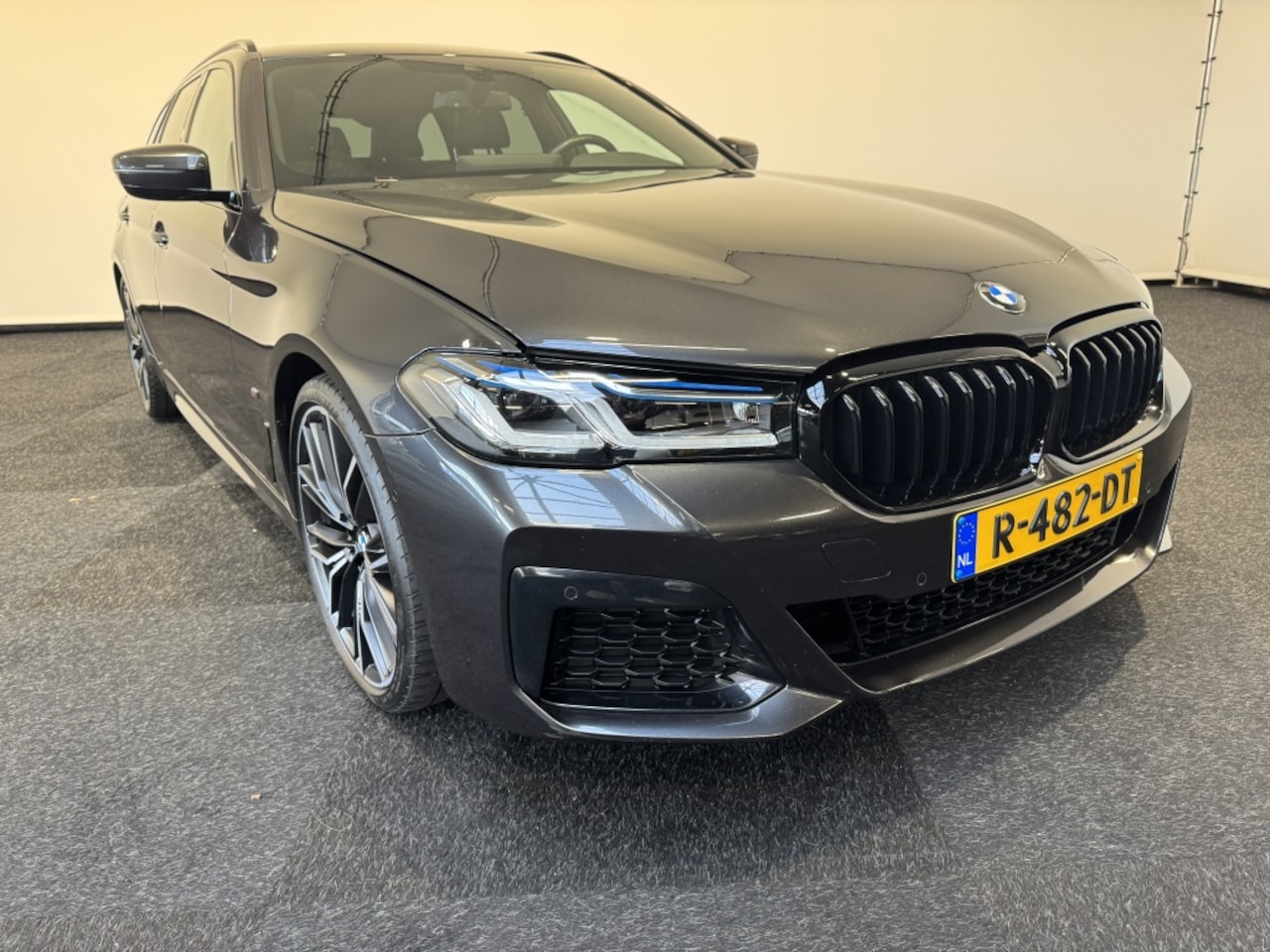 BMW 5-serie Touring - 520i Touring Shadow line 20 INC M sportpakket Laser Led - AutoWereld.nl