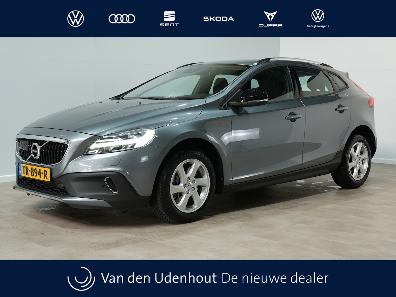 Volvo V40 Cross Country - 1.5 T3 150pk Automaat Nordic Navigatie Camera Standkachel Stoelverw. Acc 202 - AutoWereld.nl