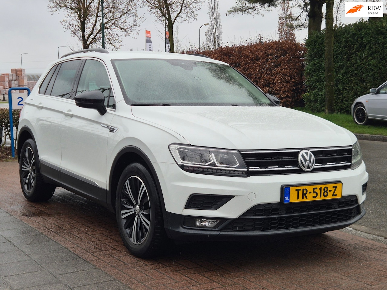 Volkswagen Tiguan - 1.4TSI Comfort Business *Automaat|Car-Play - AutoWereld.nl