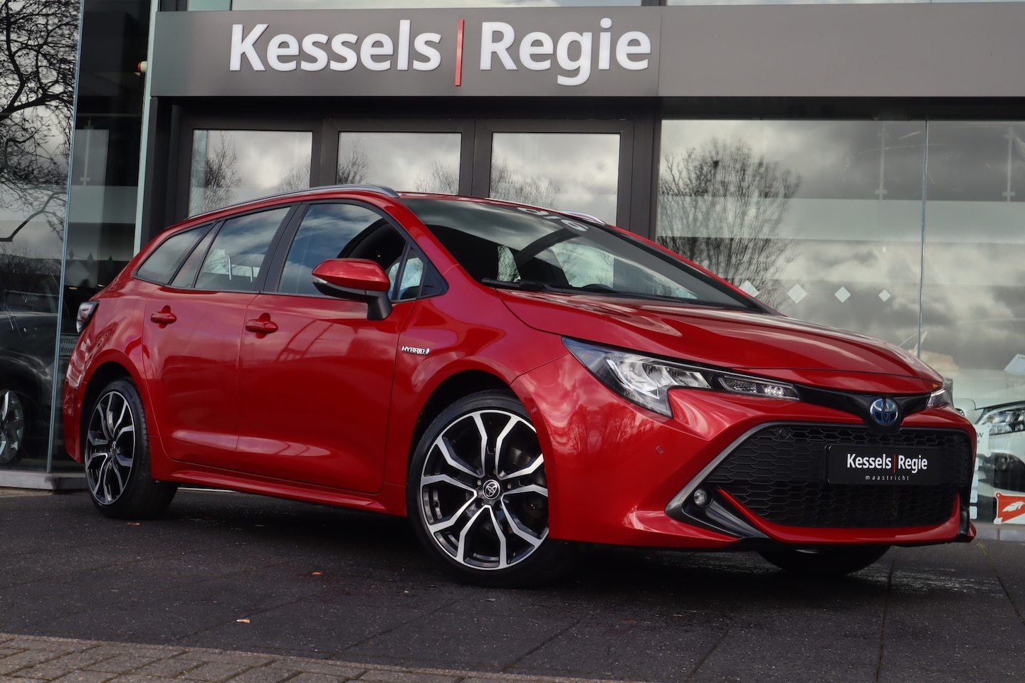 Toyota Corolla Touring Sports - 1.8 Hybrid Dynamic Navi Carplay 18" Camera ACC - AutoWereld.nl