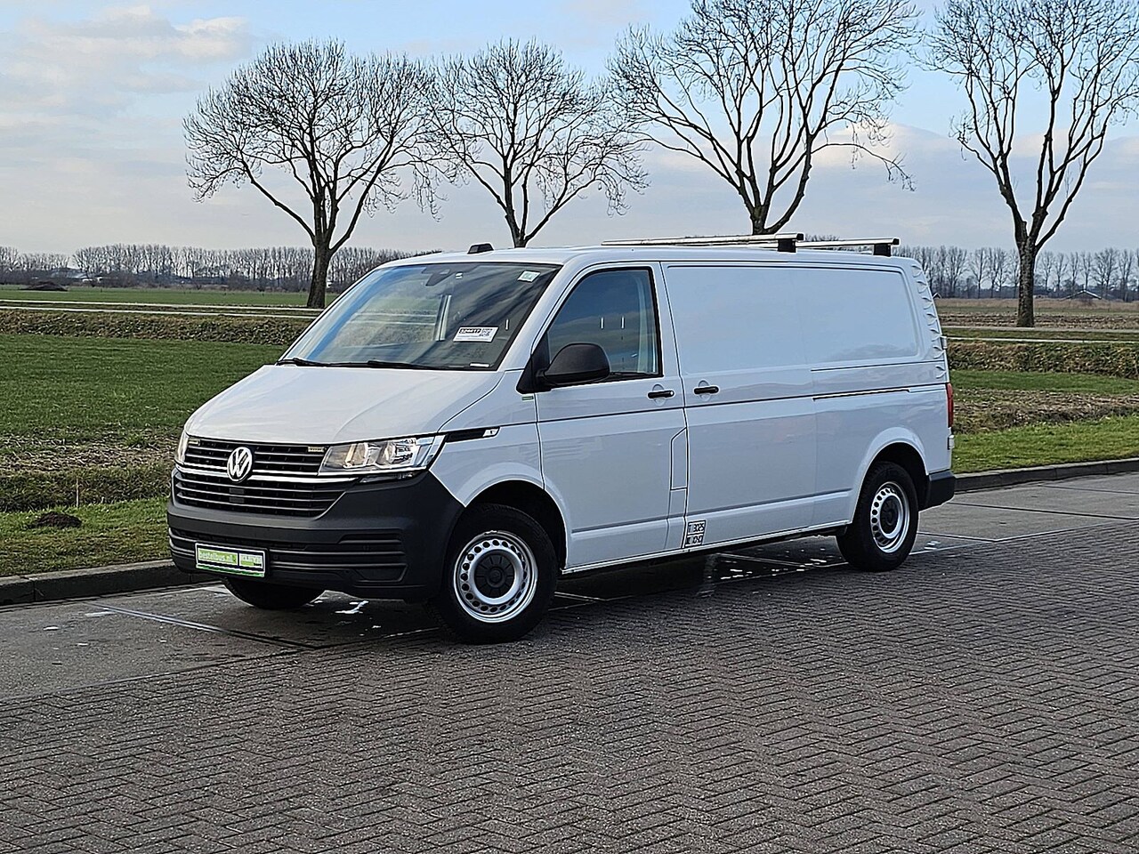 Volkswagen Transporter - 2.0 TDI T6.1 L2H1 2x-Zijdeur Trekhaak Achterdeuren CarPlay! - AutoWereld.nl