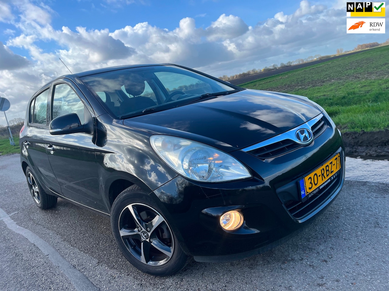 Hyundai i20 - 1.2i i-Motion / 100.000km nap 2011 - AutoWereld.nl
