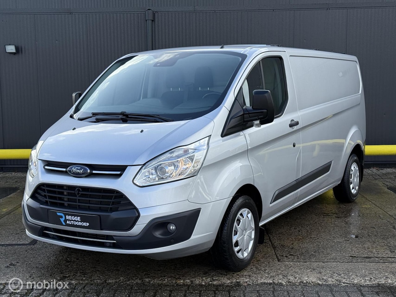 Ford Transit Custom - 290 2.0 TDCI L2H1 Ambiente 290 2.0 TDCI L2H1 Ambiente NIEUWSTAAT - AutoWereld.nl
