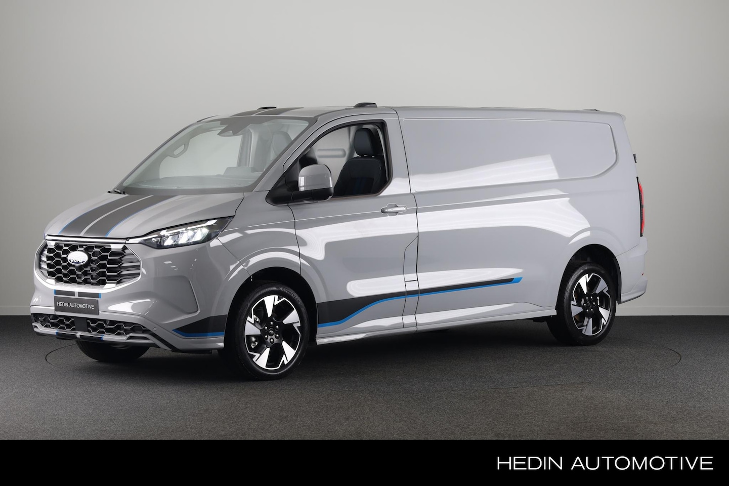 Ford Transit Custom - 320 2.5 PHEV L2H1 Sport | Te Bestellen - AutoWereld.nl