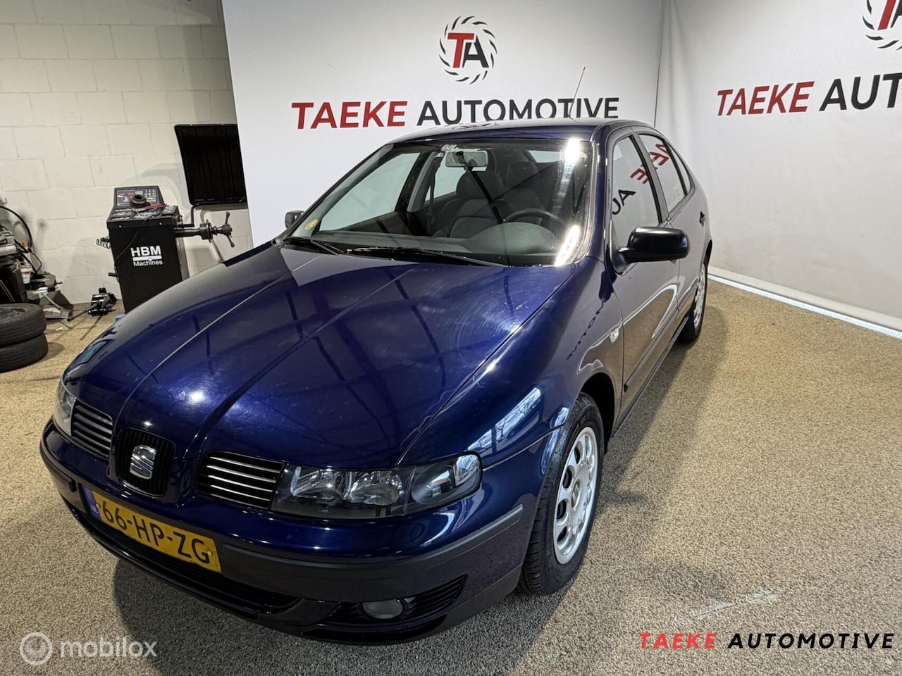 SEAT Leon - 1.8-20V Signo NAP/CRUISE/CLIMA - AutoWereld.nl