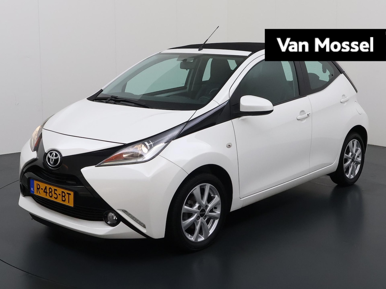 Toyota Aygo - 1.0 VVT-i x-wave 1.0 VVT-i x-wave - AutoWereld.nl