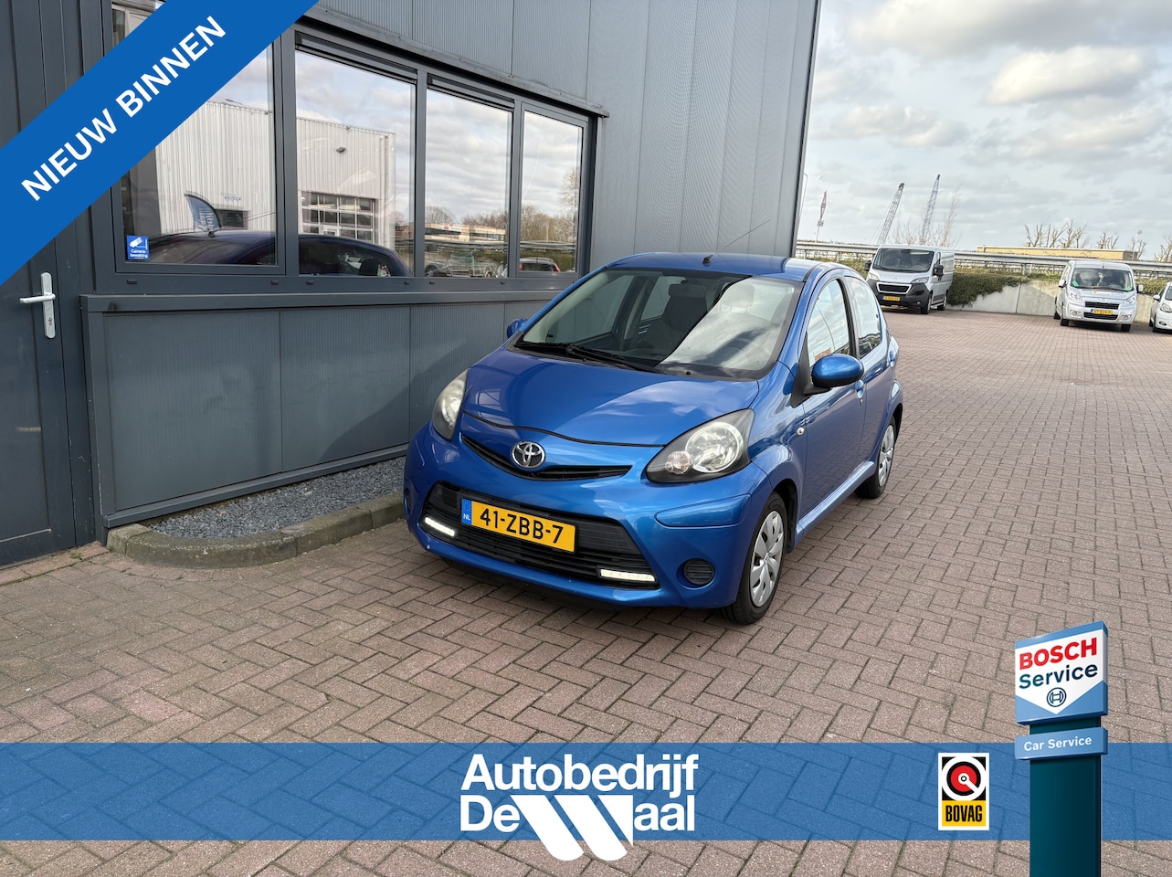 Toyota Aygo - 1.0 VVT-i Aspiration 5-drs. AIRCO/MEDIA/BLUETOOTH/LED - AutoWereld.nl