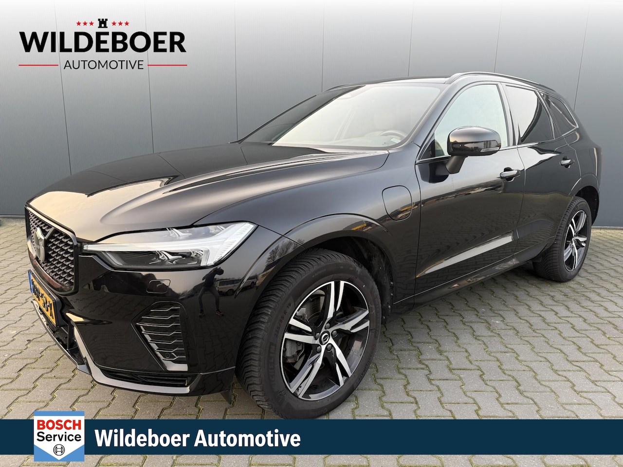 Volvo XC60 - Recharge T6 AWD R-Design + Wegklapbare Trekhaak + Stuur en Stoelverwarming + Led + Panoram - AutoWereld.nl