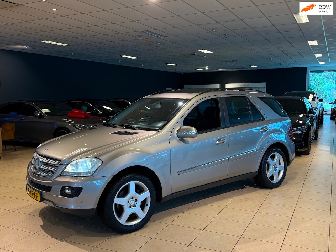 Mercedes-Benz M-klasse - ML280 CDI Aut7|Airmatic|Schuifdak|H&K|Memory|Xenon|Vol - AutoWereld.nl