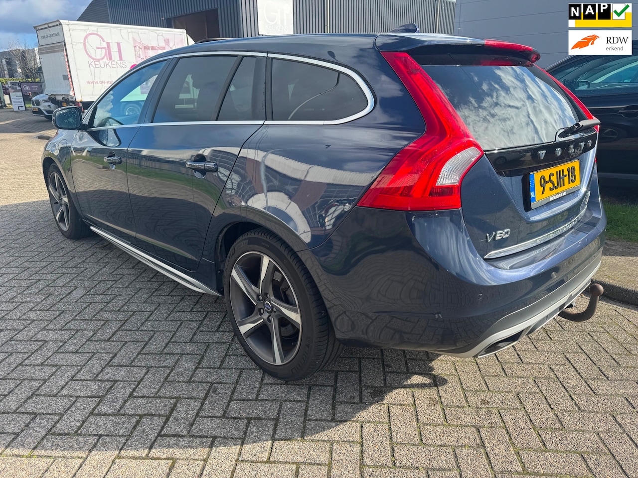 Volvo V60 - 2.4 D6 AWD Plug-In Hybrid Summum Garantie - AutoWereld.nl