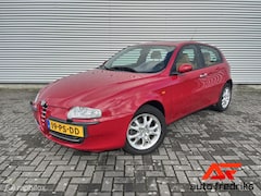 Alfa Romeo 147 - 1.6 T.Spark Veloce Lusso | Pano | Stoelverwarming |