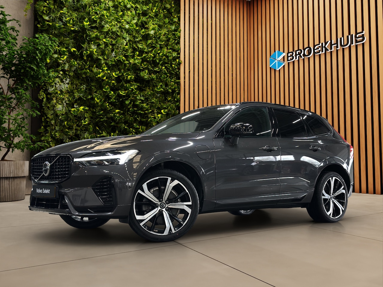 Volvo XC60 - 2.0 T8 Plug-in hybrid AWD Ultra Dark | Trekhaak | Massage/ventilatie | 360 Cam | Pano | Ha - AutoWereld.nl