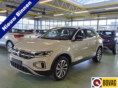Volkswagen T-Roc - 1.5 TSI Style -150pk- Automaat | Navi | Camera | IQ LED | Digi Cockpit Pro | Rijklaarprijs