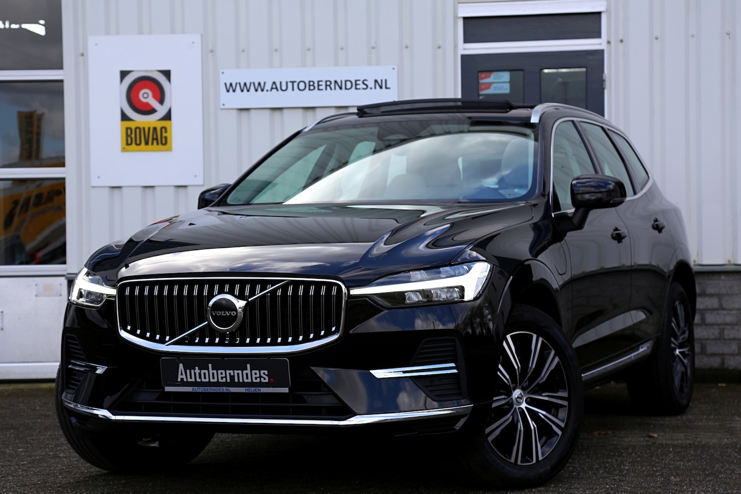 Volvo XC60 - 2.0 T6 Plug-in hybrid AWD Inscription*Perfect Onderh.*Facelift*Pano/Leder/Massage/Stoelkoe - AutoWereld.nl