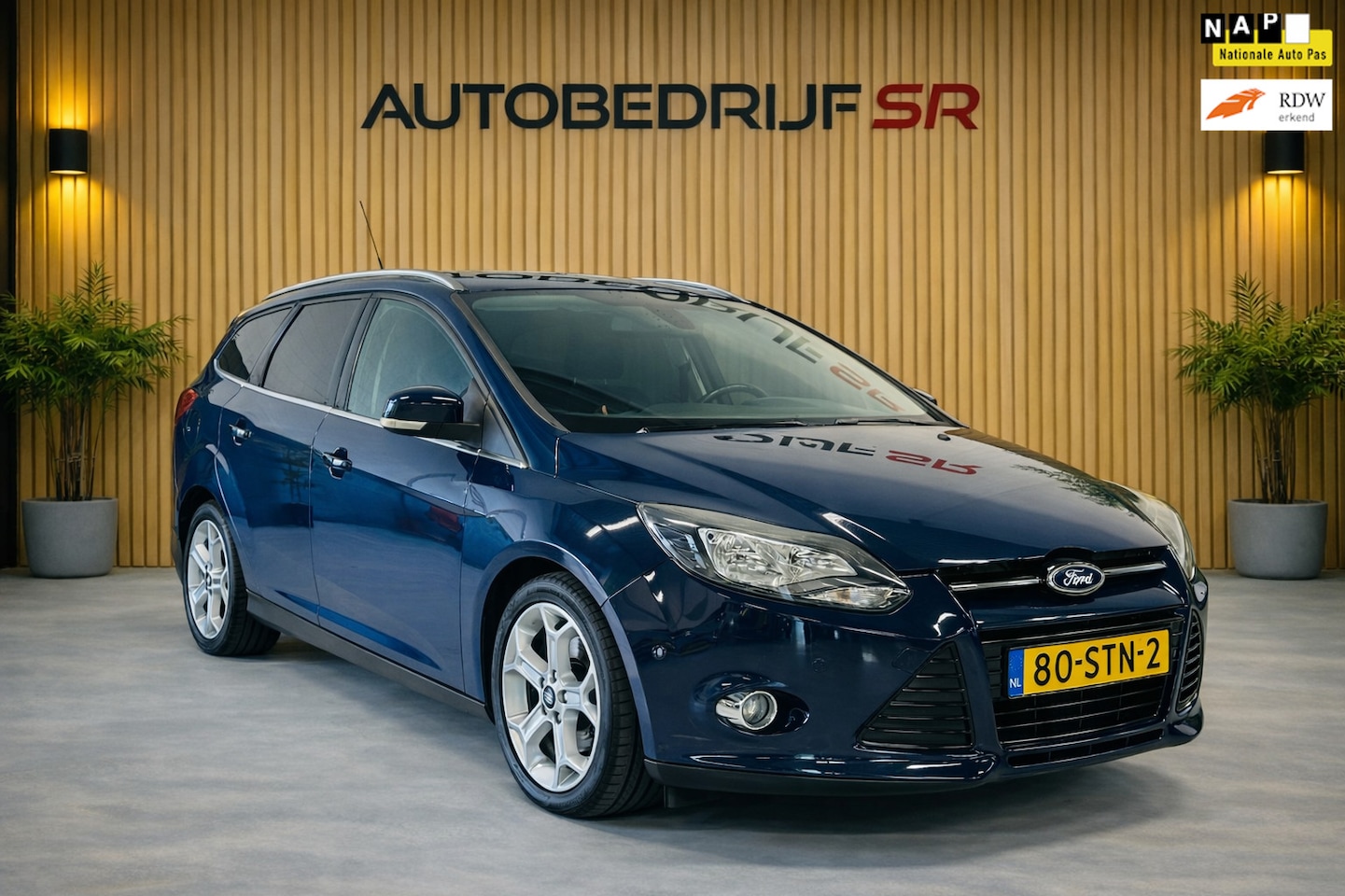 Ford Focus Wagon - 1.6 EcoBoost Titanium Navigatie! Cruise Controle! Trekhaak! - AutoWereld.nl