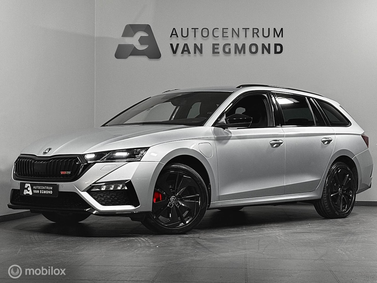 Skoda Octavia - 1.4 TSI RS iV PHEV |APP CNNCT |CARBON |KEYLESS - AutoWereld.nl