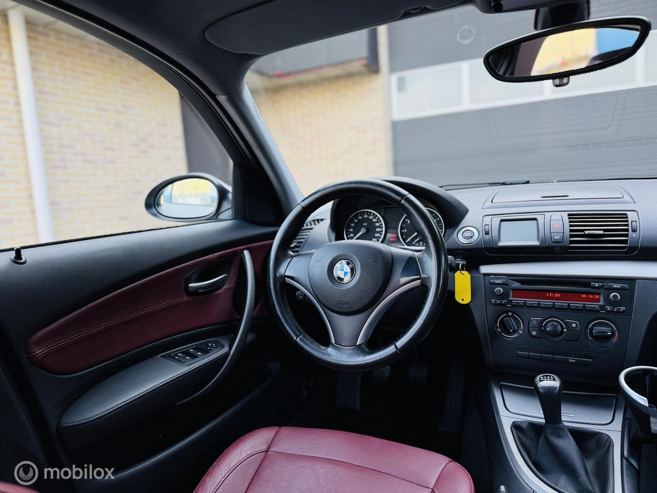 BMW 1-serie - 116i Corporate|Cruis|Airco|leder|New Ketting| - AutoWereld.nl