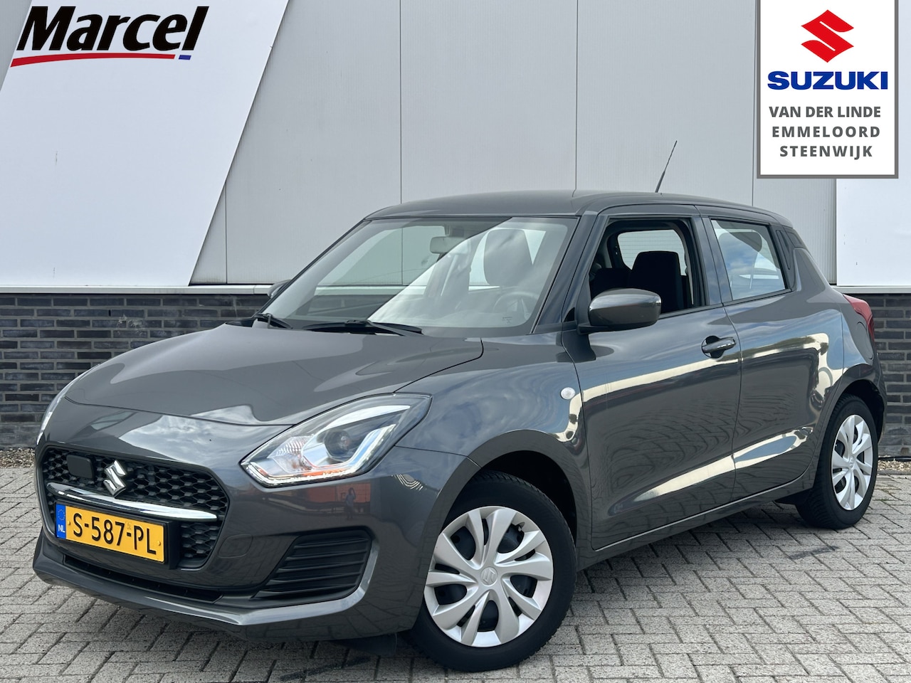 Suzuki Swift - 1.2 Comfort Smart Hybrid Ad Cruise  Radio CD met Bluetooth  Airco - AutoWereld.nl