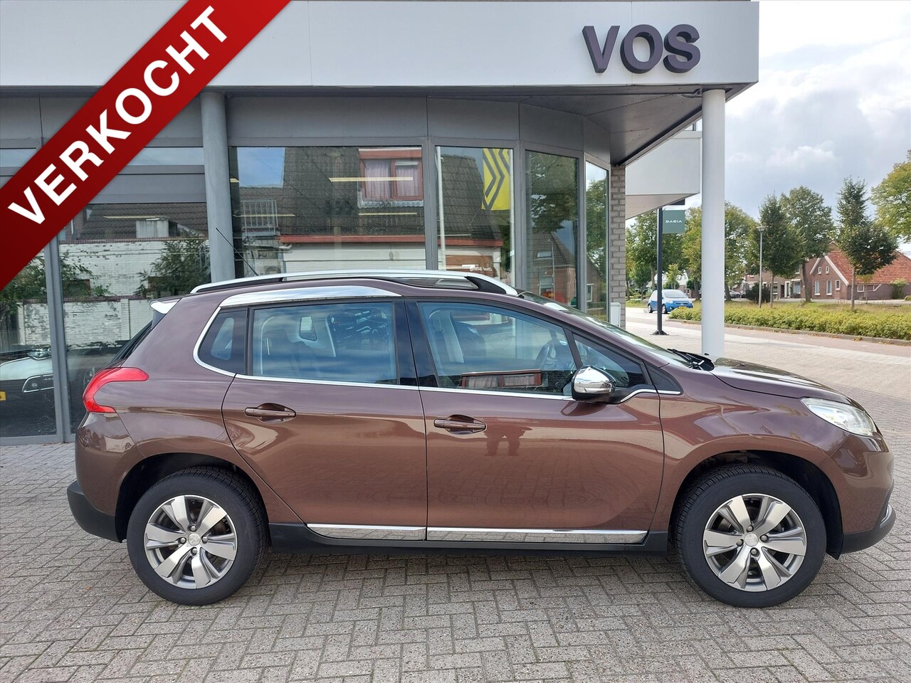 Peugeot 2008 - 1.2 VTi Allure 1.2 VTi 82pk Allure - AutoWereld.nl