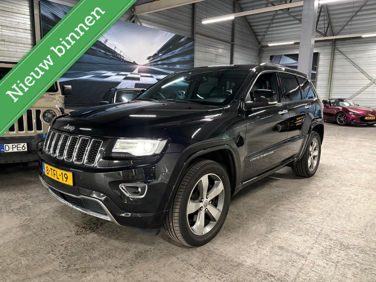 Jeep Grand Cherokee - 3.0 CRD Overland | Leder | Pano - AutoWereld.nl