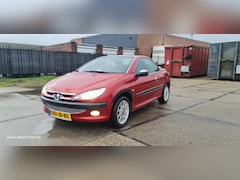 Peugeot 206 CC - 1.6-16V Speciale Uitvoering !!!! Slechts 135.549 km met Nationale auto pas apk 18-1-2027