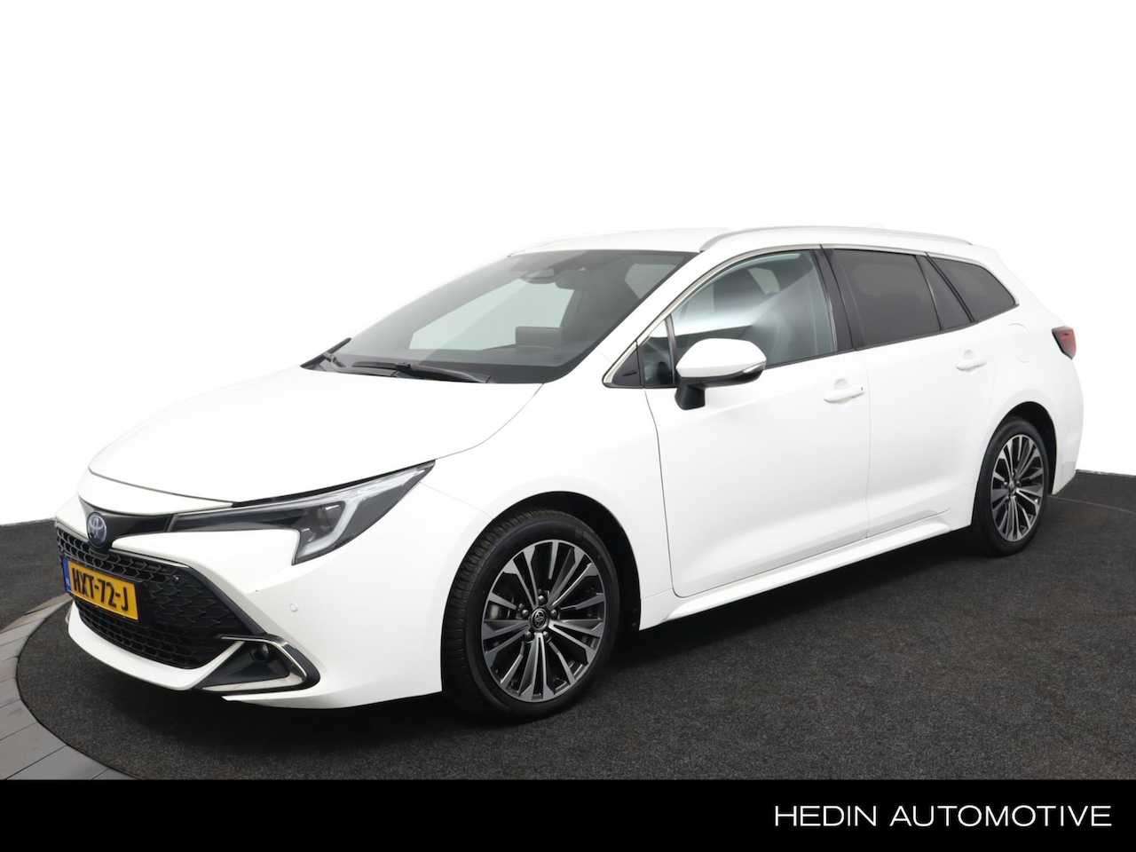 Toyota Corolla Touring Sports - 1.8 Hybrid 140 PK First Edition | 10 jaar Fabrieksgarantie* | Navigatie | Stuur/Stoelverw. - AutoWereld.nl