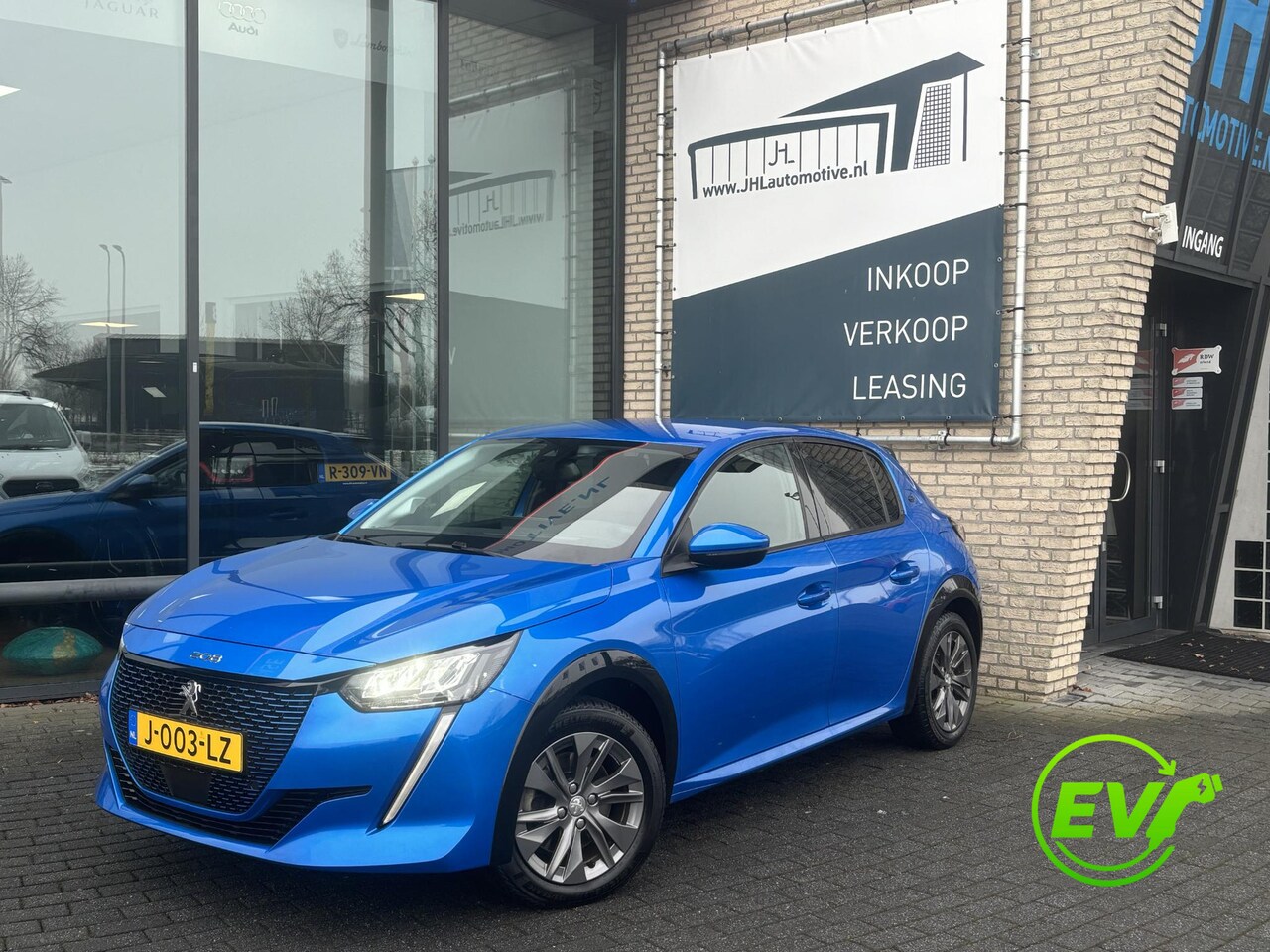 Peugeot e-208 - EV Allure 50 kWh*3FASE*CRUISE*ECC*CARPLAY*CAM - AutoWereld.nl
