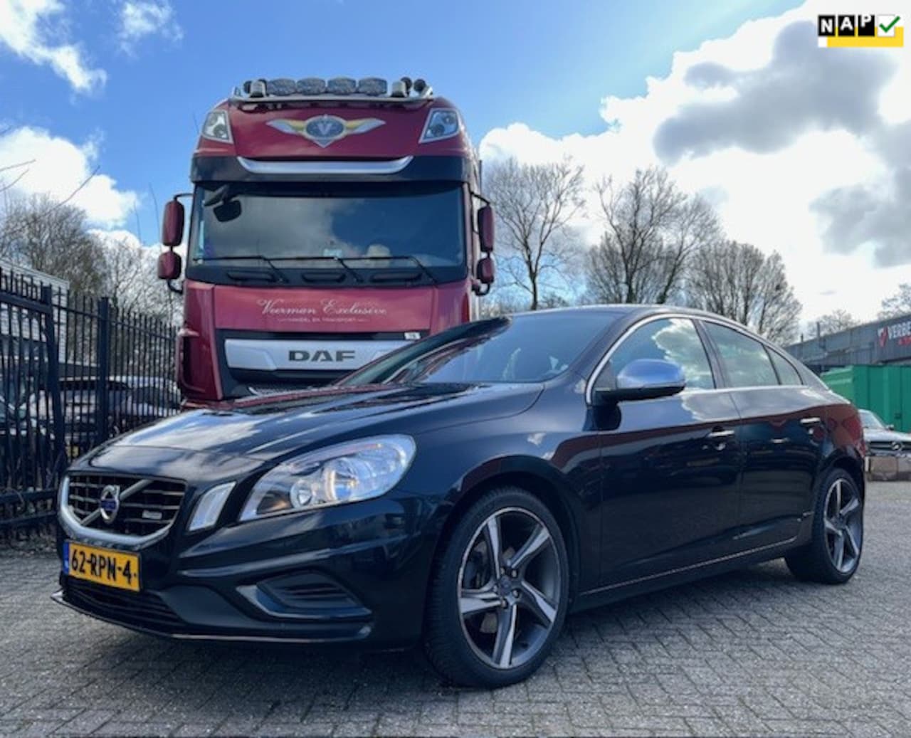 Volvo S60 - 1.6 T4 R-Design/NAP/Automaat/Navi/Cruise/Airco/Stoelverwarming - AutoWereld.nl