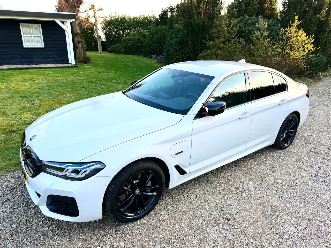 BMW 5-serie - 530e High Executive M Sport 292 pk Facelift |Laser|1e Eigenaar - AutoWereld.nl