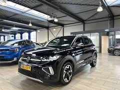 Volkswagen T-Cross - 1.5 TSI 150 pk R-Line Edition | Trekhaak | Camera | IQ-LED | Adapt. cruise | Stoelverw. |