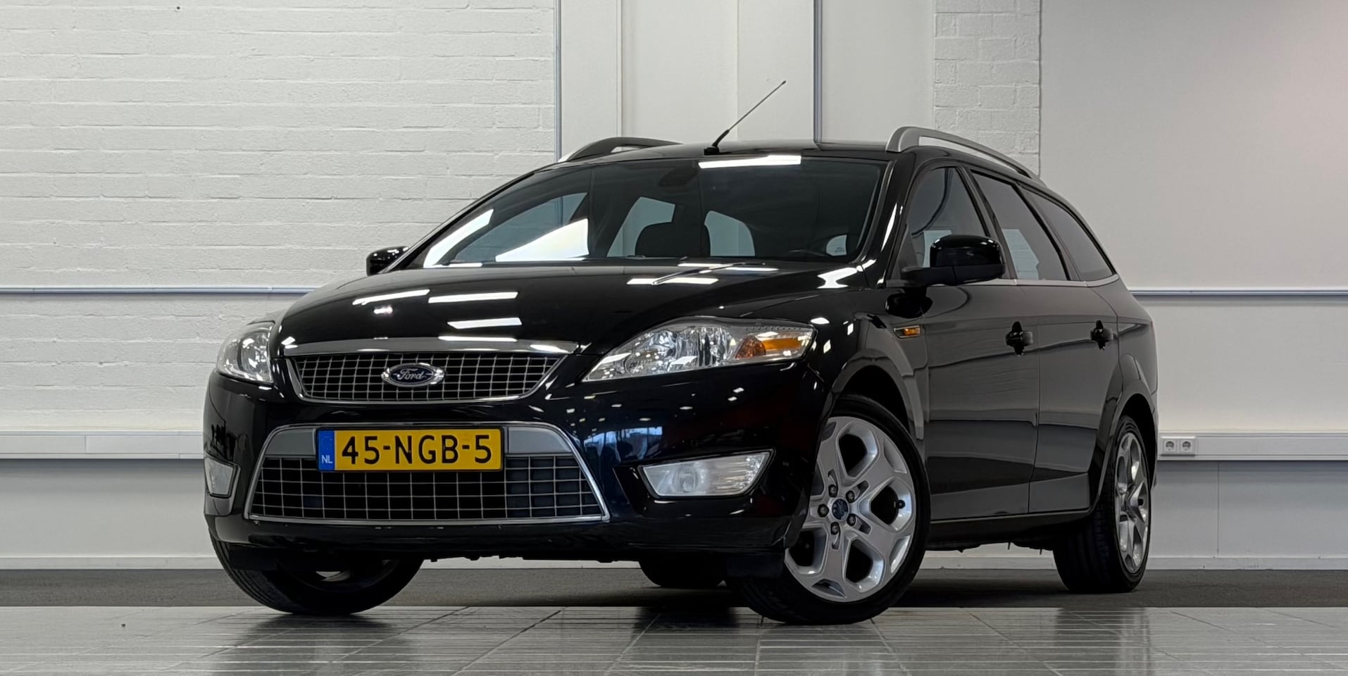 Ford Mondeo Wagon - 2.0i 16V Limited 3e Eigenaar Trekhaak Garantie - AutoWereld.nl