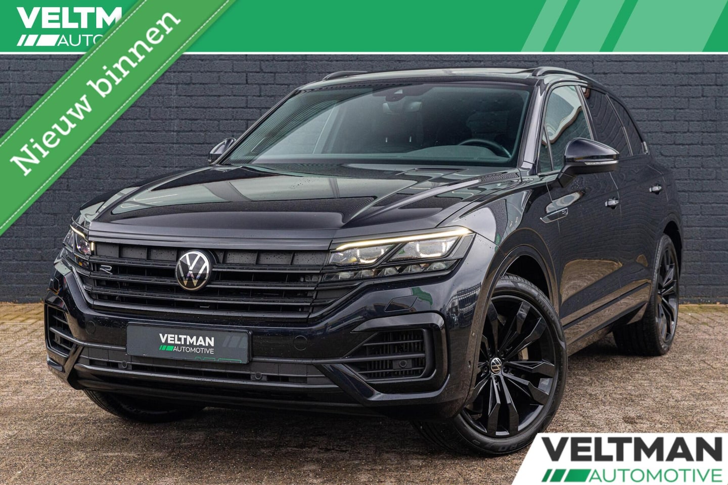 Volkswagen Touareg - 3.0 TSi 4MOTION R PANO LUCHTVERING TREKHAAK LEDER HEAD UP - AutoWereld.nl