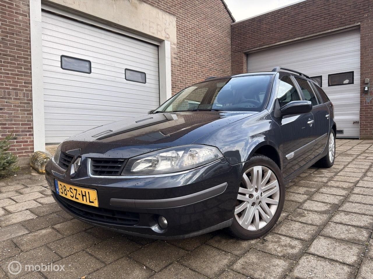 Renault Laguna Grand Tour - 2.0-16V Business 2.0-16V Business - AutoWereld.nl