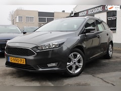 Ford Focus Wagon - 1.5 Titanium | Airco | Parkeersensoren / Elec ramen | Trekhaak