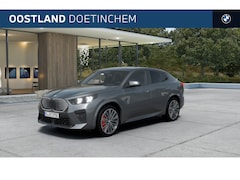 BMW iX2 - eDrive20 M Sport / Sportstoelen / Adaptieve LED / Parking Assistant Plus / Comfort Access