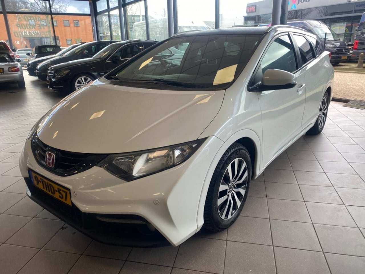 Honda Civic Tourer - 1.6D Lifestyle NW APK BJ 2014 !!! - AutoWereld.nl