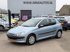 Peugeot 206 - 1.4-16V Gentry, AIRCO, NIEUWE KOPPELINGSSET, STUURBEKRACHTIGING, ELEK-RAMEN, AIRBAGS, CENT