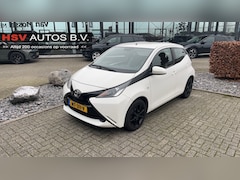 Toyota Aygo - 1.0 VVT-i x-play airco LM 4-deurs