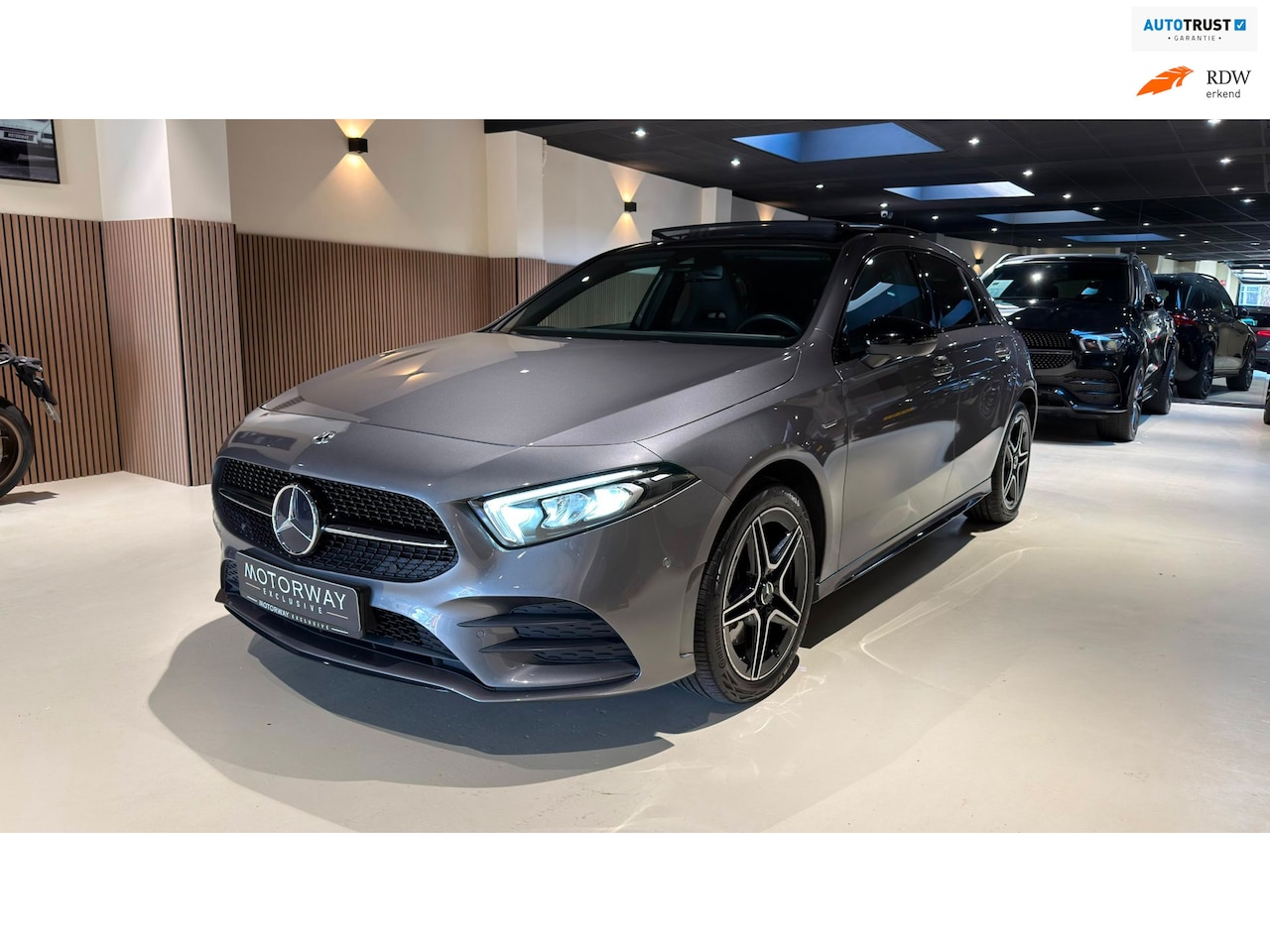 Mercedes-Benz A-klasse - 250 e Edition|PANO|NIGHT PACK|SFEER|CAMERA|BTW - AutoWereld.nl